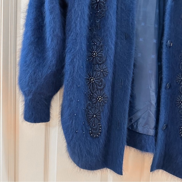 Vintage Lee Sands Angora Rabbit Beaded Floral Embroidered Fuzzy Cardigan Blue - Picture 7 of 11